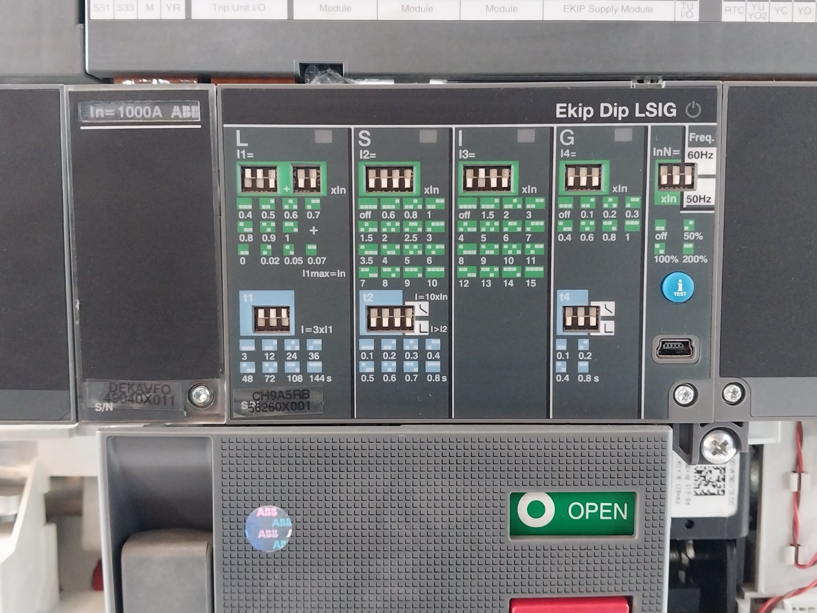 ABB E2.2N Air Circuit Breaker 1000A IEC 60947-2 24V DC 50-60Hz 12kV
