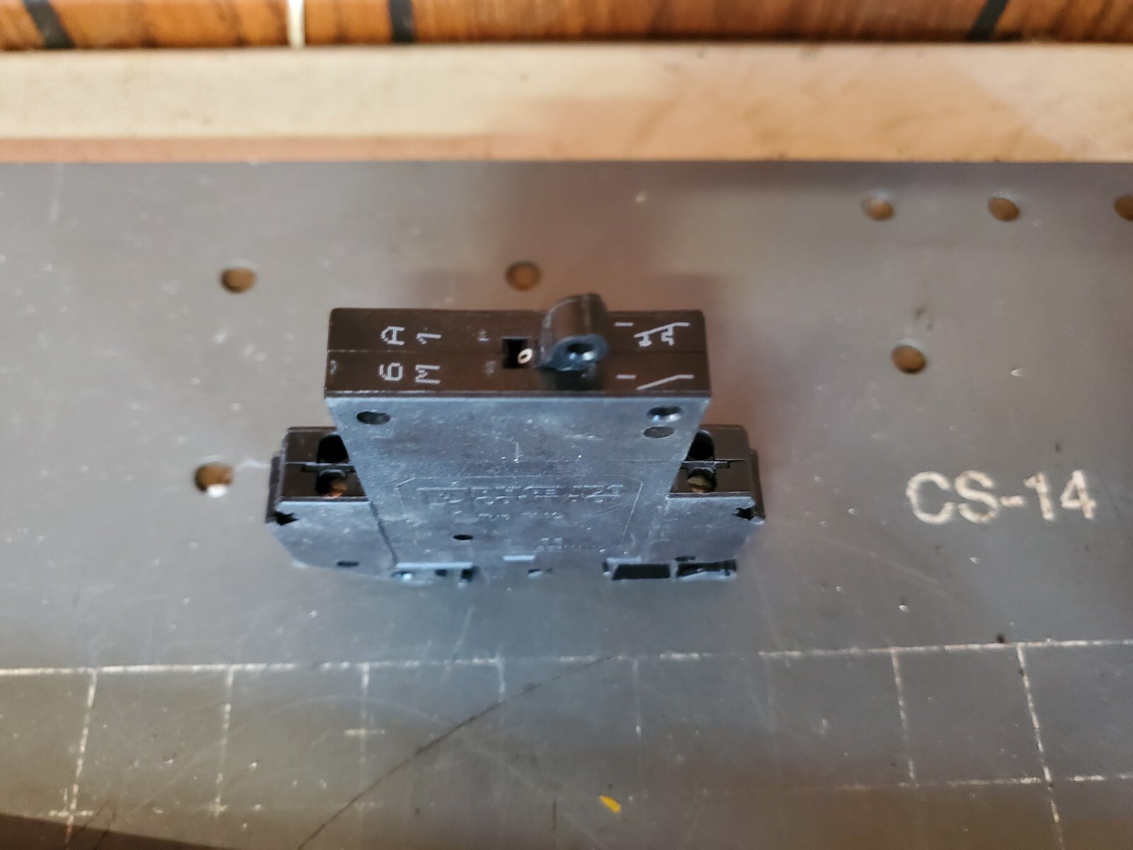 Thermomagnetic device circuit breaker, TMC 1 M1 100 6,0A