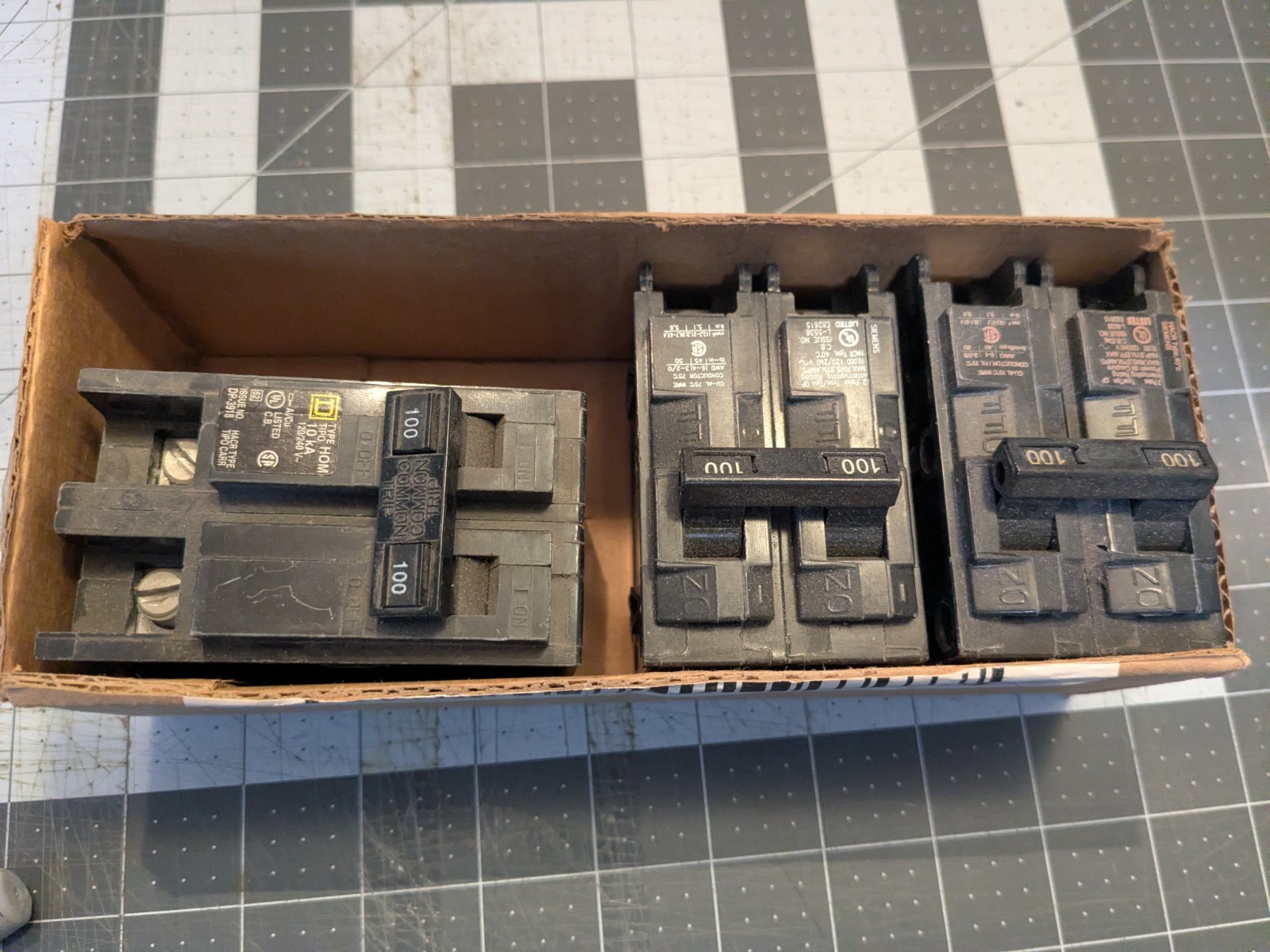 Square D HOM2100 100 A Miniature Circuit Breaker