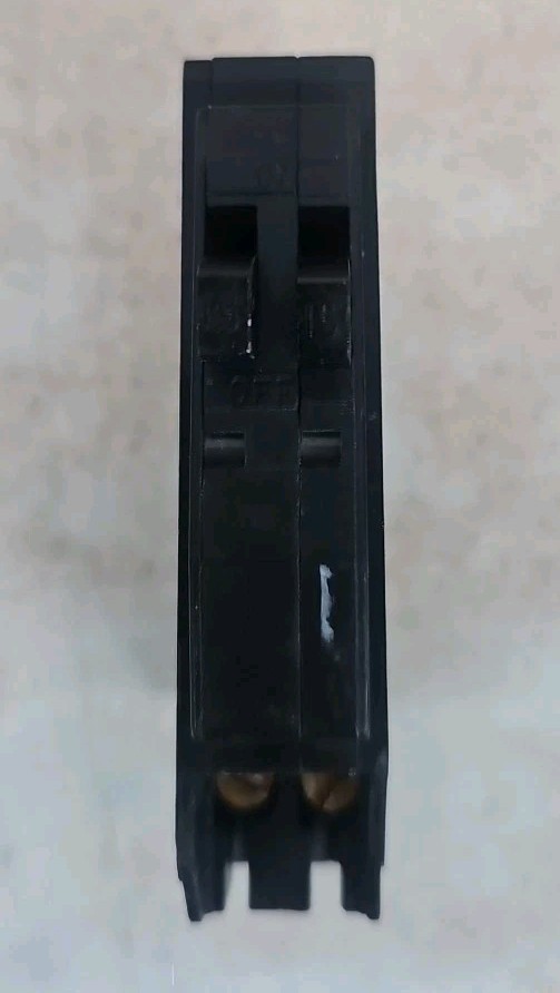Square D QO1515 15/15A Tandem Circuit Breaker 120/240V 10kA w/hook See pics