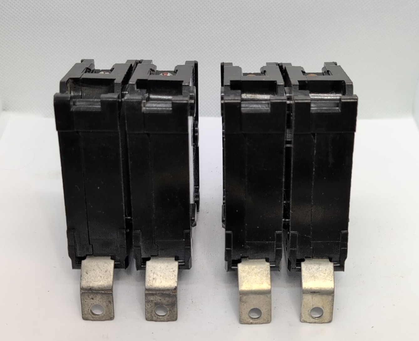 Lot of 2 – SIEMENS ITE BL235 2POLES 35A 120/240VAC CIRCUIT BREAKER [RC 8-3]