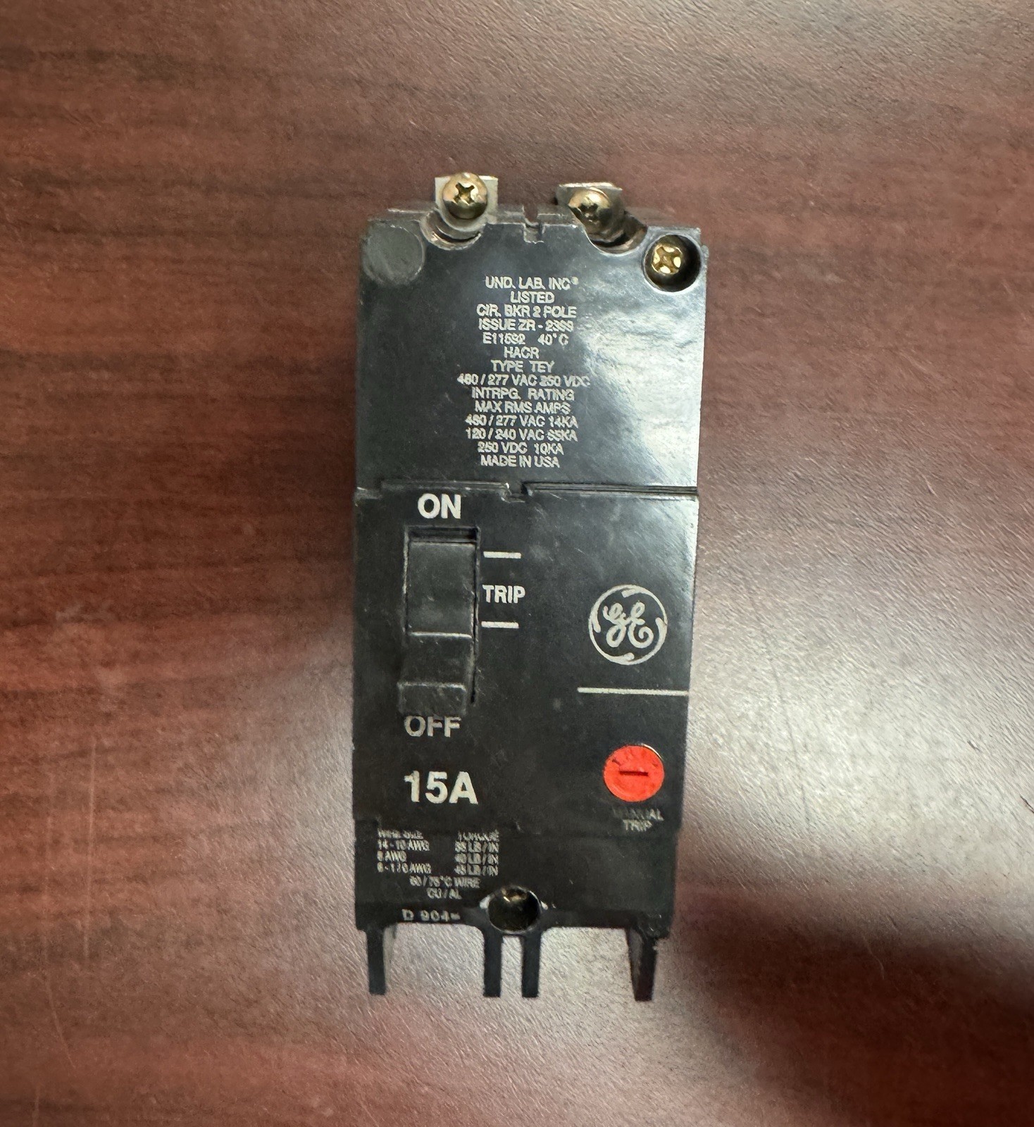 TEY215 GE TEY 2Pole 15Amp 480Volt Bolt-On BRAND NEW Circuit Breaker MINOR DAMAGE