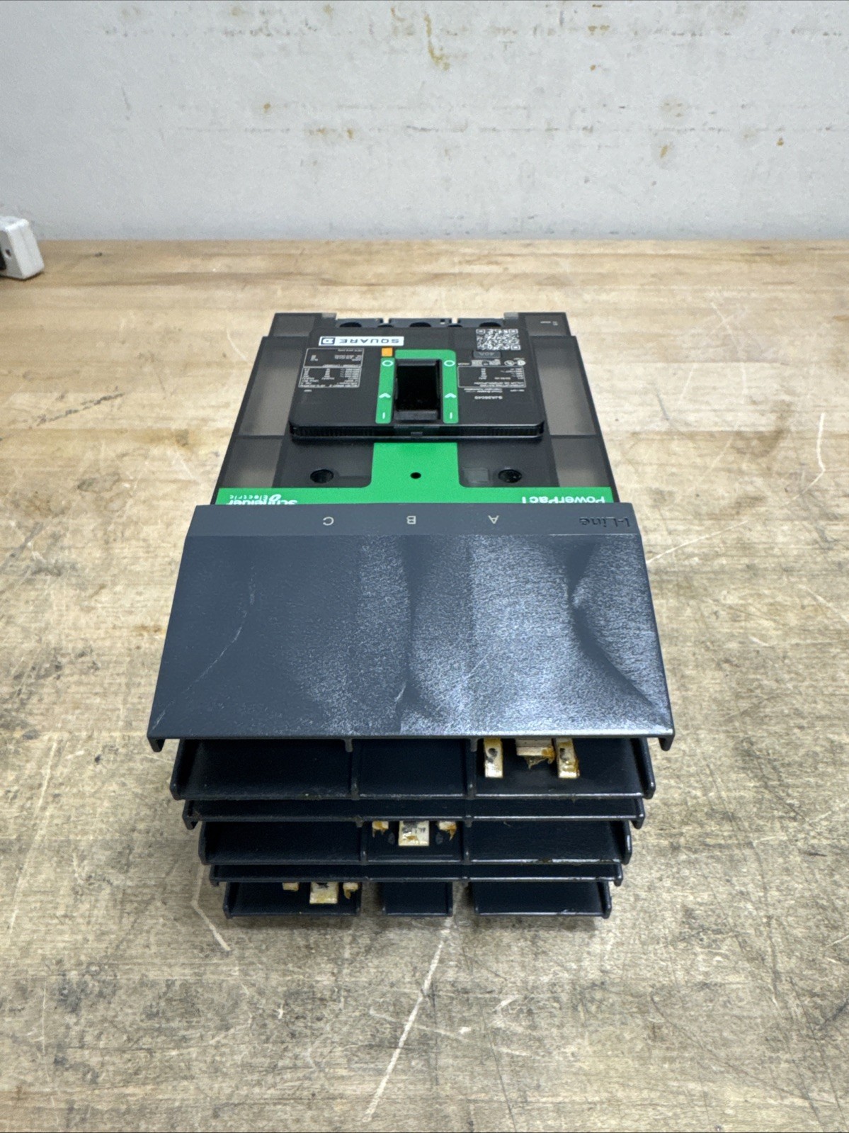NEW TAKEOUT SQUARE D BJA36040 I-LINE 3 POLE 40 AMP 480v 65KAIC POWERPACT BREAKER