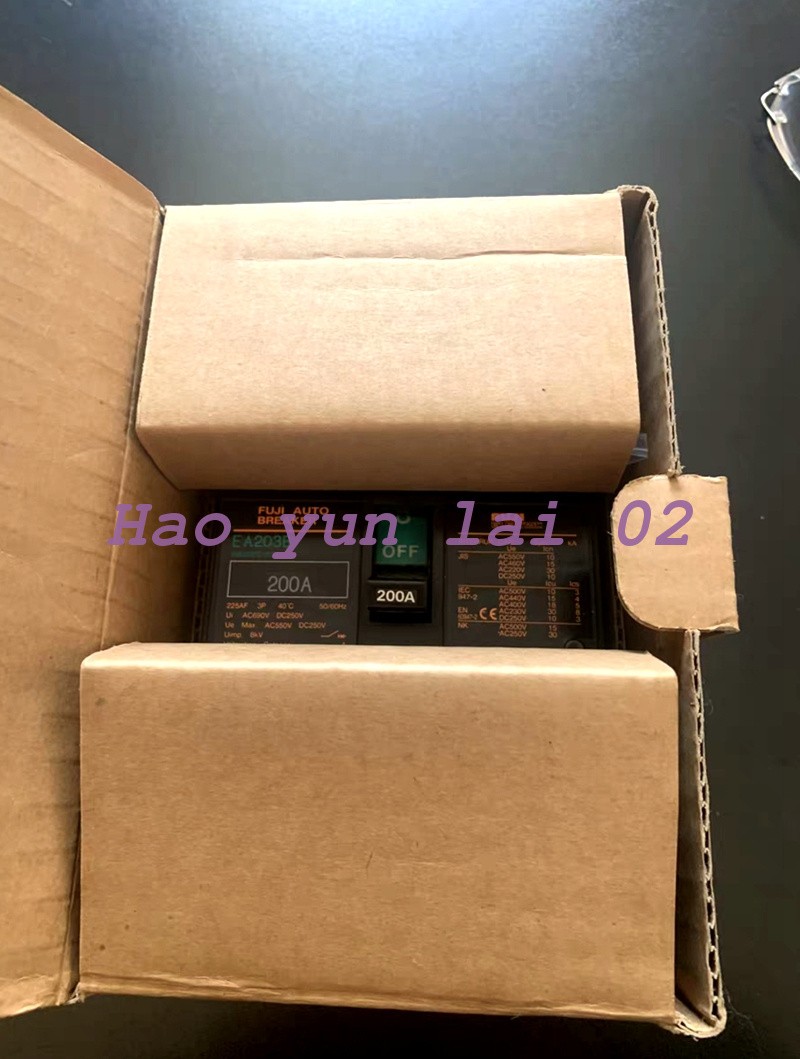 1PCS New For Fuji Circuit Breaker EA203B 3P 200A