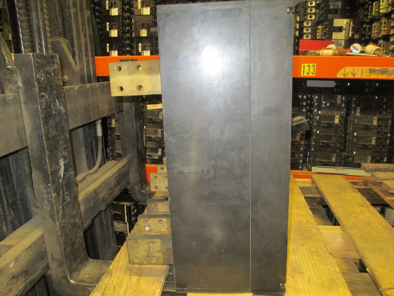 Westinghouse PB32500F 2500A Frame 1600A Rated 3p 600V MO/FM Breaker Used E-OK