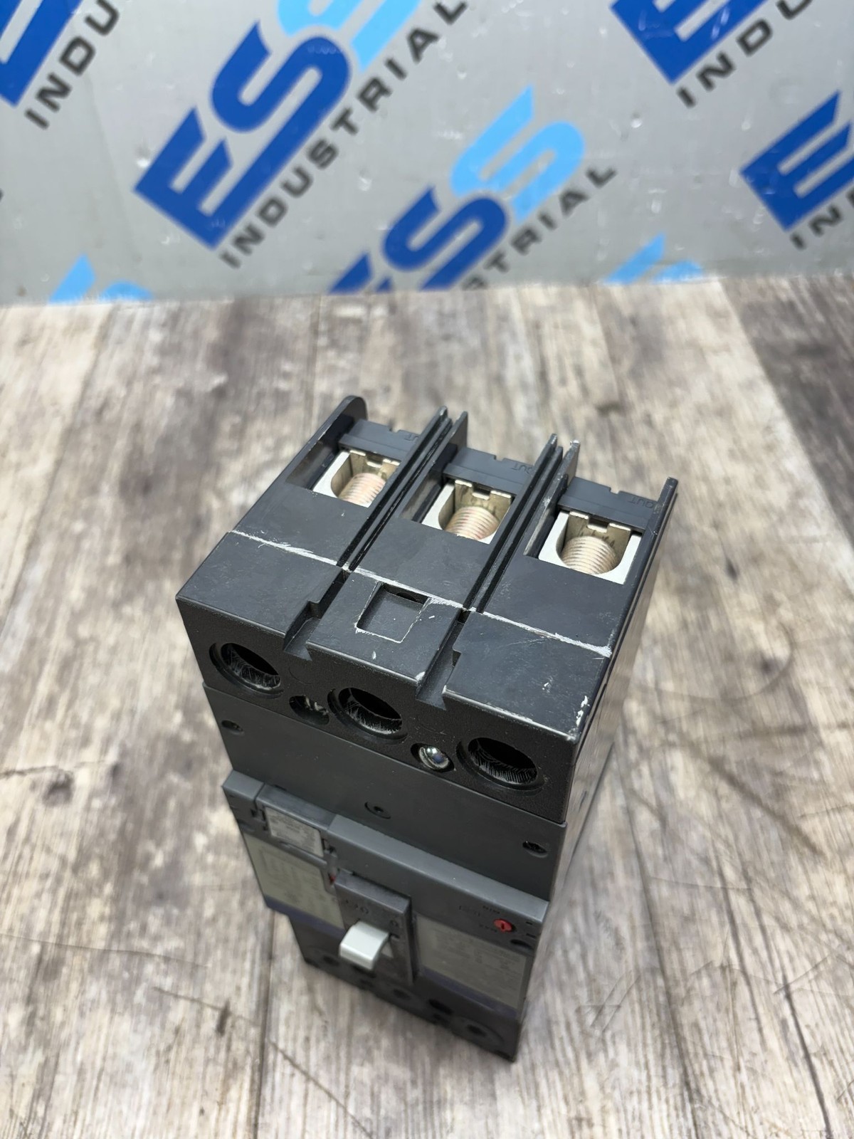 GE SFHA36AT0250 SPECTRA RMS HI-BREAK CIRCUIT BREAKER 250A FRAME 200A TRIP 3P
