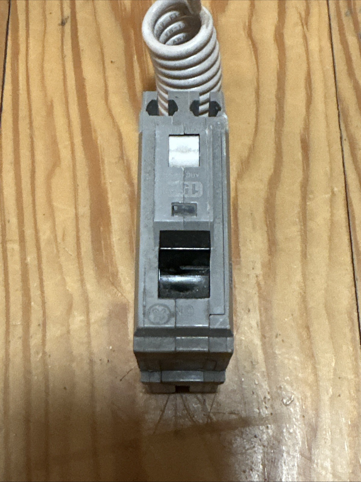 GE GENERAL ELECTRIC 15 AMP ARC FAULT CIRCUIT BREAKER 1P 120VAC THQL1115AF AFCI