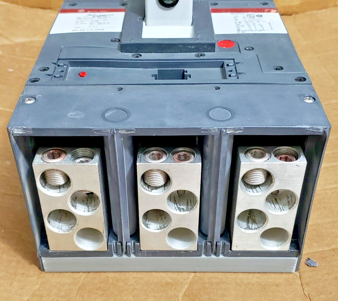 NEW GE SPECTRA RMS SKLA36AT1200 1200A 1200AMPs 600V Circuit Breaker w/ Lugs