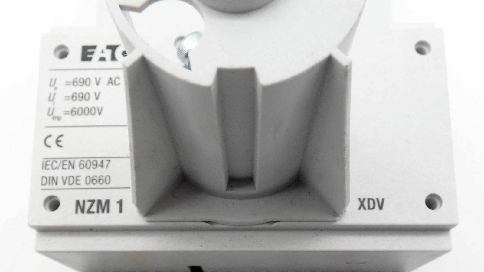 Eaton NZM B1-A40 32-40A Compact Circuit Breaker + NZM 1 XDV Rotary Actuator -used-