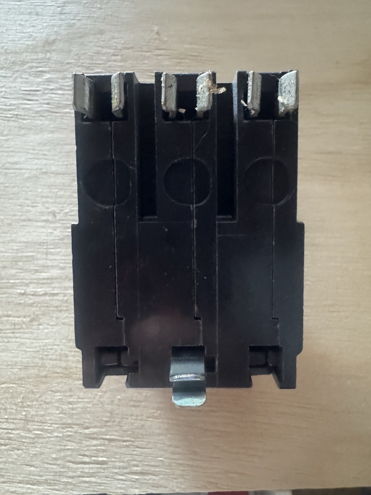 Square D 20A 2-Pole Circuit Breaker Plug-In 240V AC On/Off Box Lugs 14-8 AWG