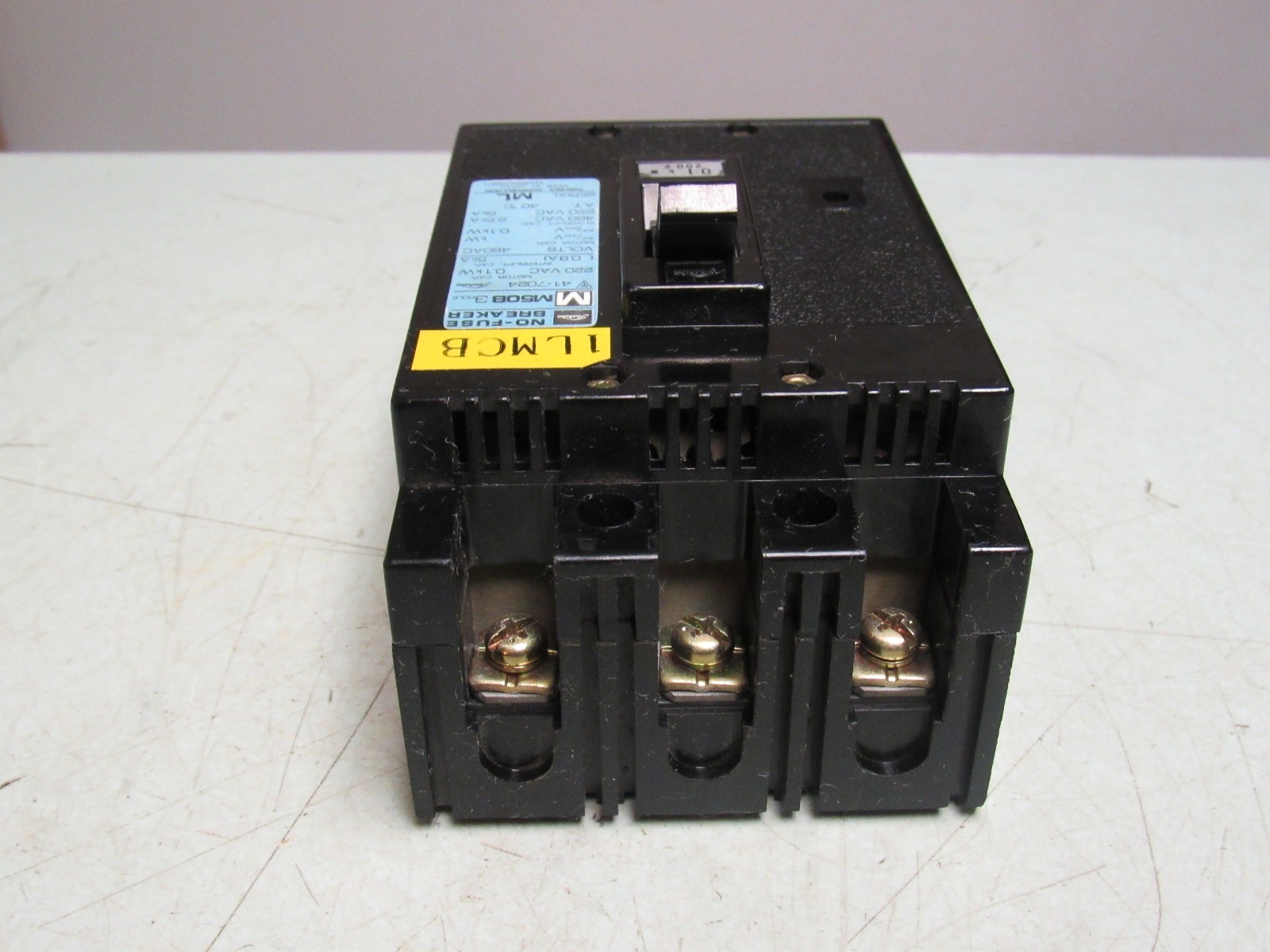 TOSHIBA NO-FUSE 0.9A 0.9 AMP 3 POLE CIRCUIT BREAKER M50B TESTED WARRANTY FRESHIP