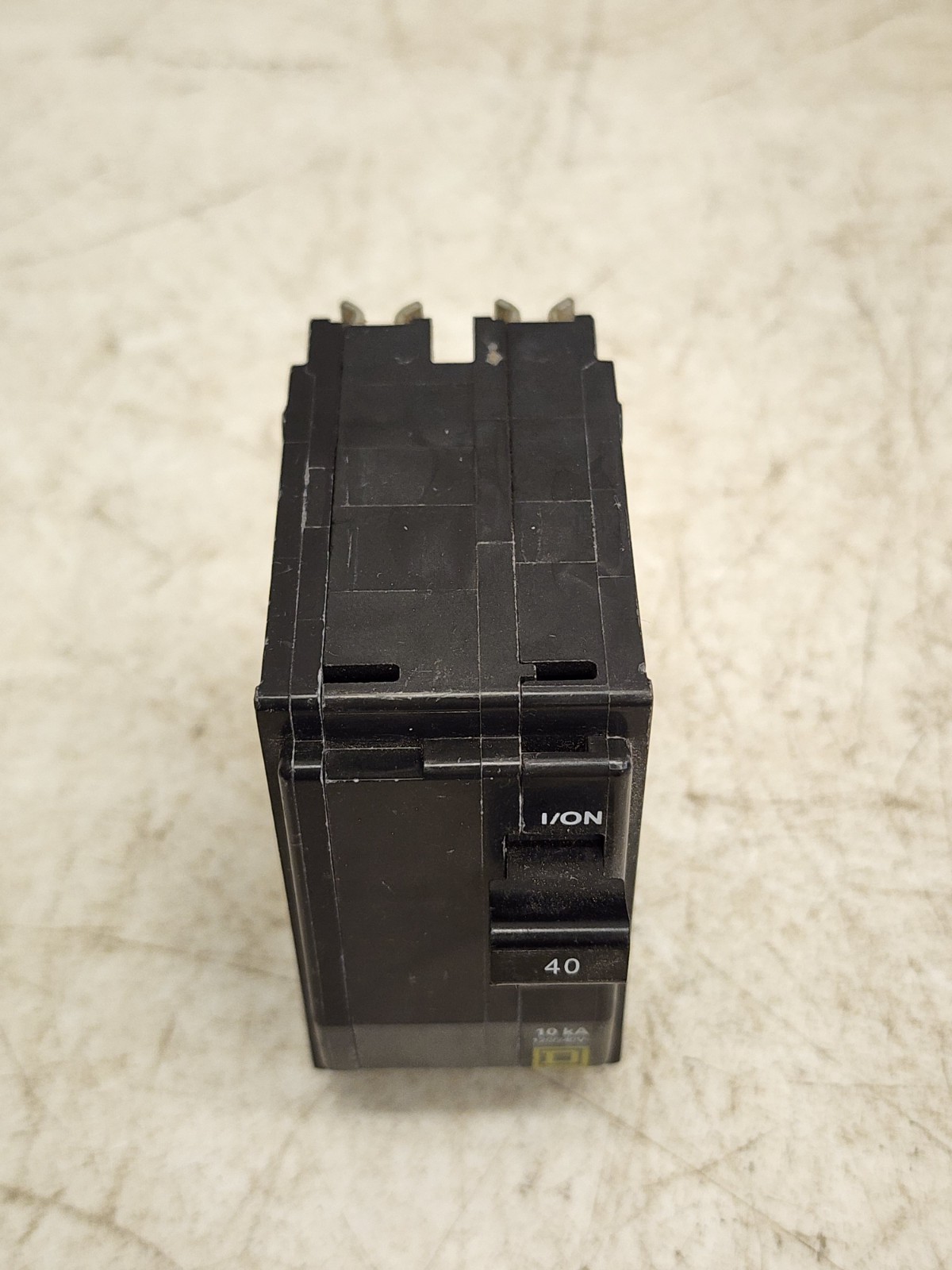 (3) Square D QO240 40 Amp 2 Pole Yellow “D” QO Plug-in Circuit Breaker 120/240
