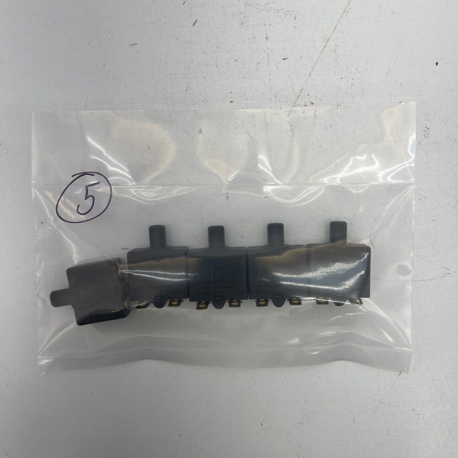 ETA G21-15A Thermal Circuit Breaker 15 A, 240 VAC 28 DVC – Pack of 5