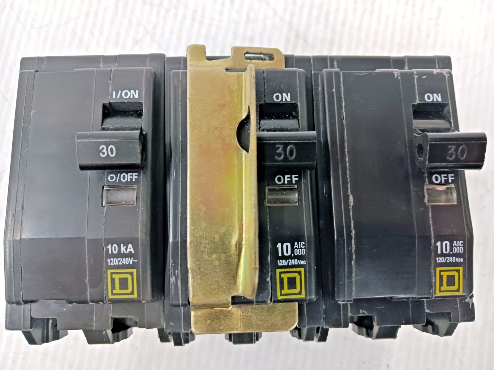 Lot Of 3) Square D 30 Amp Plug-In/On Circuit Breaker 2 Pole 120/240 VAC QO230