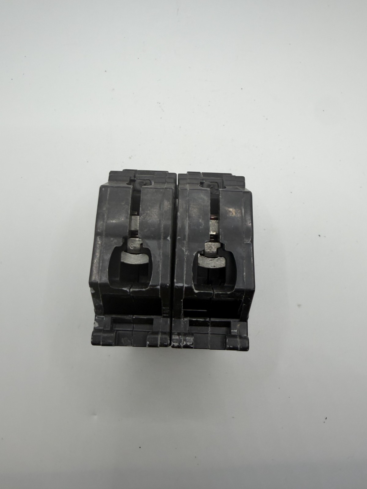 GE THQL2140 40A 120V 2P Plug-in Circuit Breaker – tested & wrnty