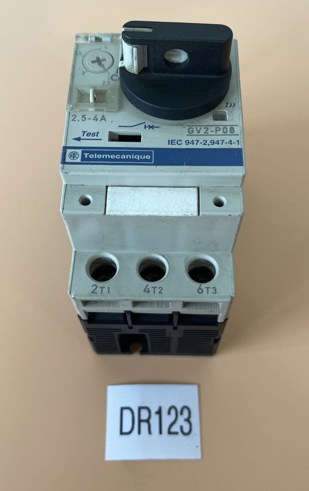 NEW OLD STOCK- Telemecanique GV2-P08 2.5-4A 690V 50/60Hz Starter Coil + Warranty