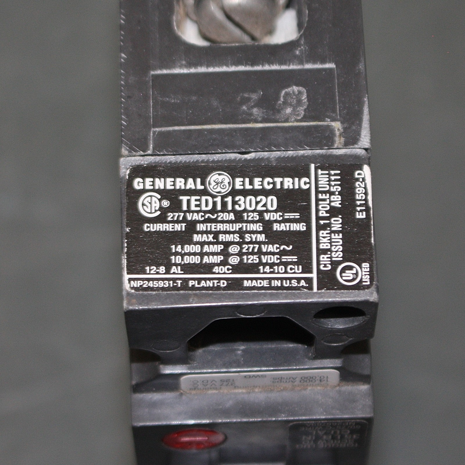 GE Molded Case Circuit Breaker TED113020, 20A, 277V AC