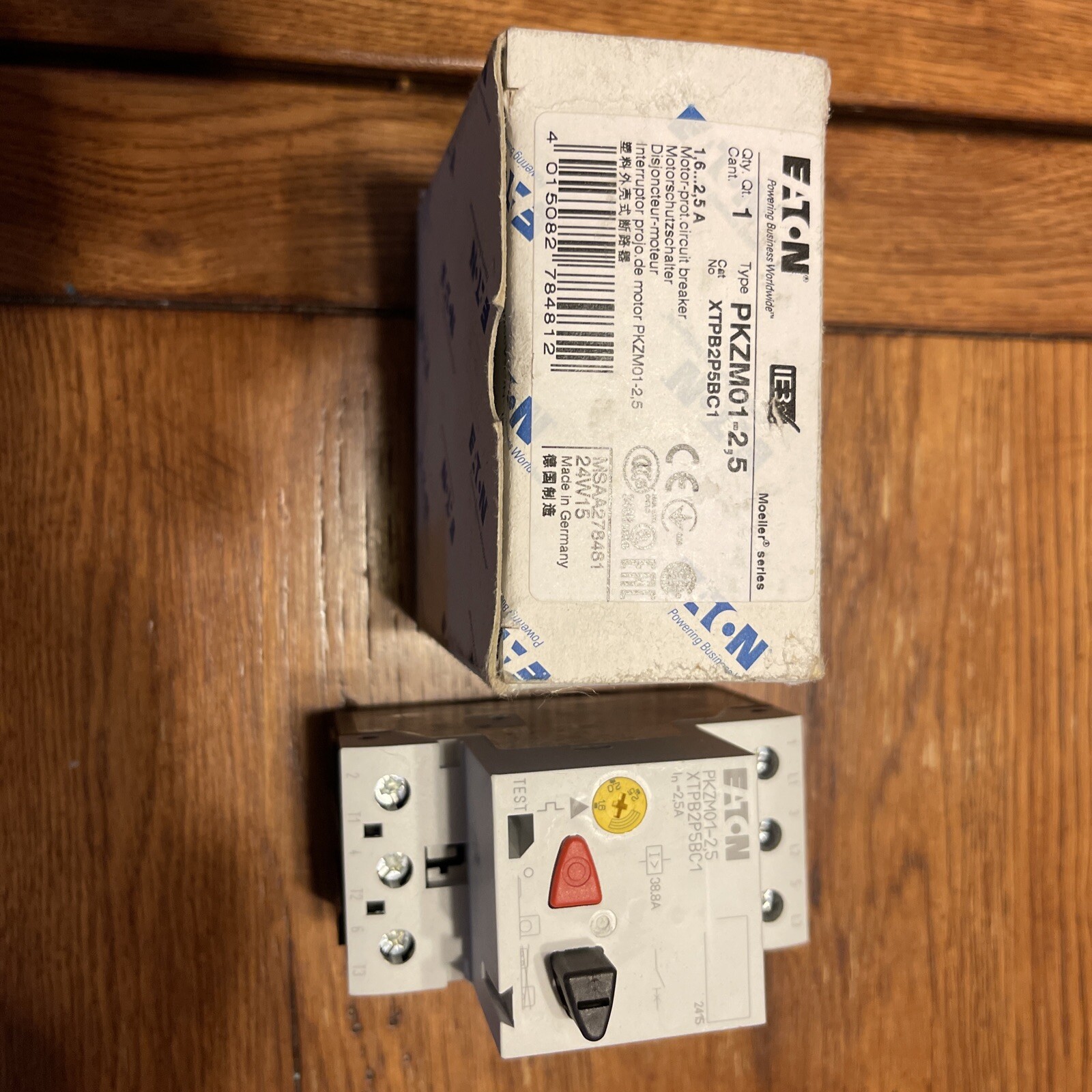NIB EATON Motor Protector Circuit Breaker PKZM01-2,5