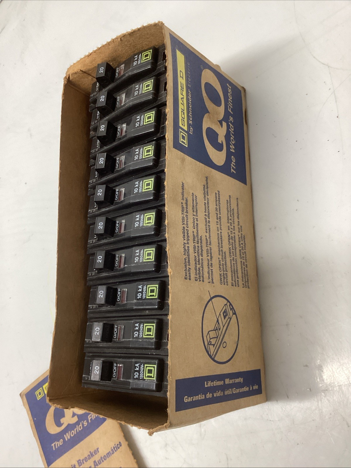 SQUARE D QOB120 circuit breaker Lot Of 10. U-556