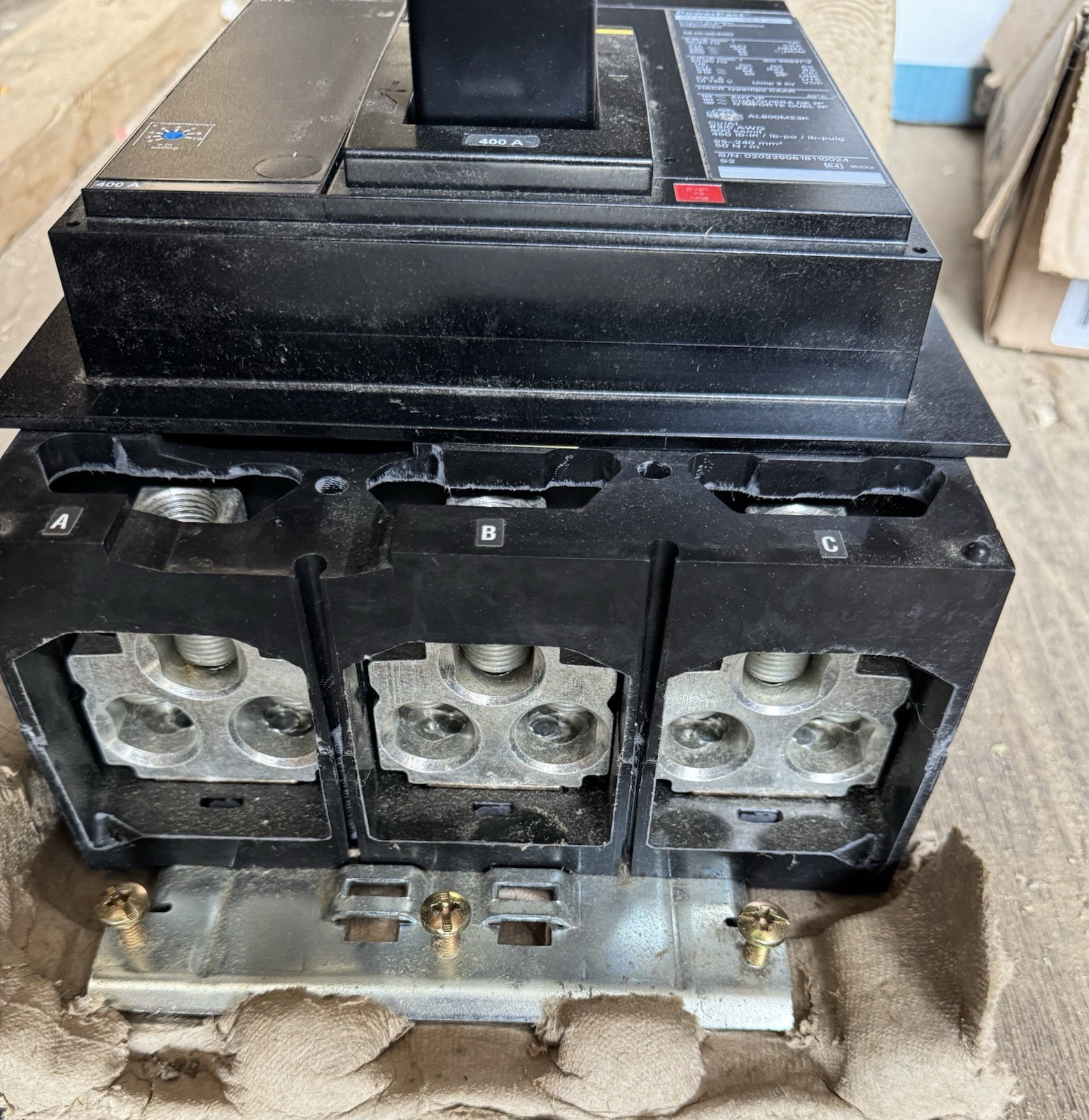 MJA36400 – Square D – Molded Case Circuit Breaker I-Line Plug-In – 400 Amp