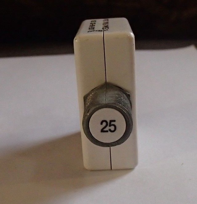 BUSSMANN WHITE 25A Circuit Breaker Manual Button Reset 250VAC/50VDC Panel Switch