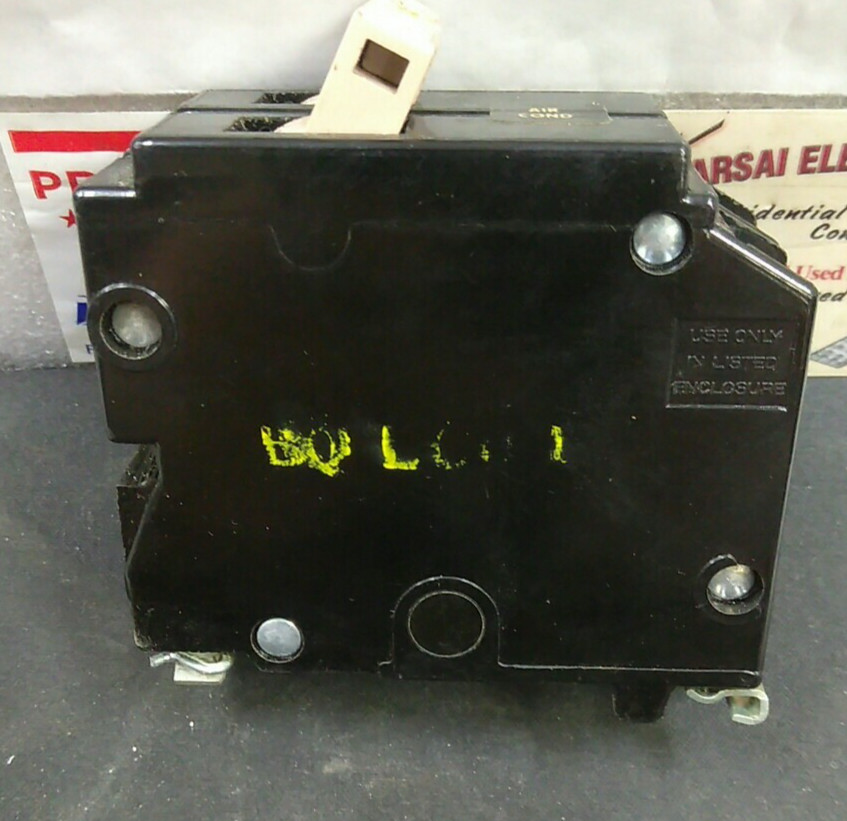 Cutler-Hammer/CH240/40A/2p/120/240VAC/PLUG IN/GROVE SLIDE/Breaker/METAL (3D3UP)