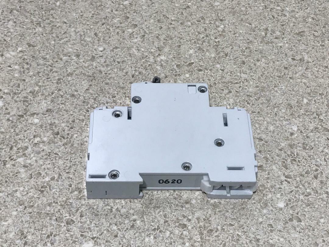 Allen Bradley 1492-CB1G300 Ser. C NEW