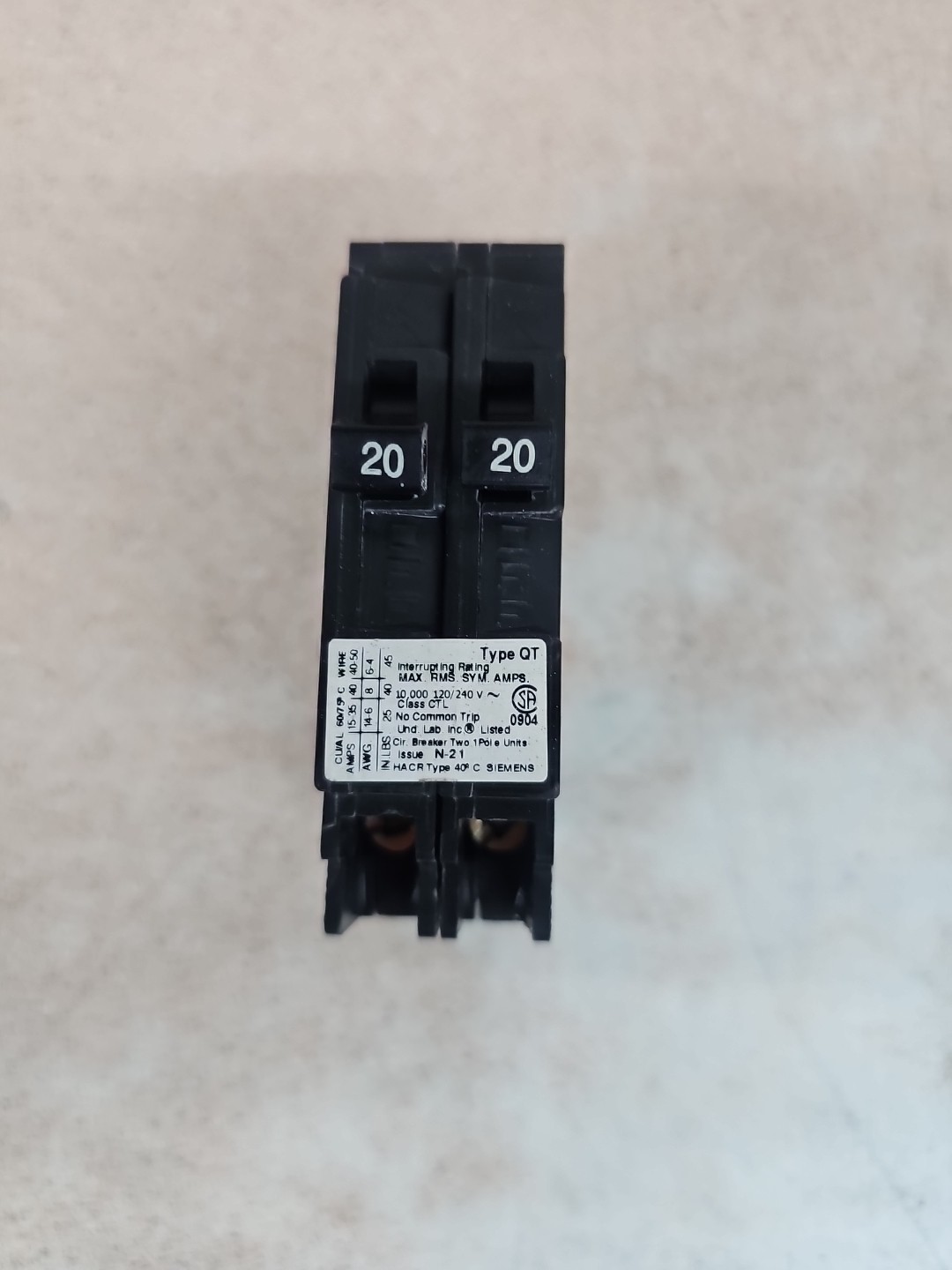 Siemens Q2020 Circuit Breaker | 20 Amps, 1 Pole, 120 V NTO