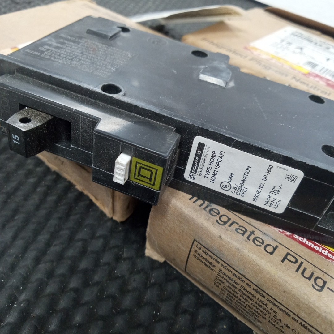 Lot 3 NOS- Square D Homeline 1 Pole 15A 120VAC Circuit Breaker – HOM115PCAFI –