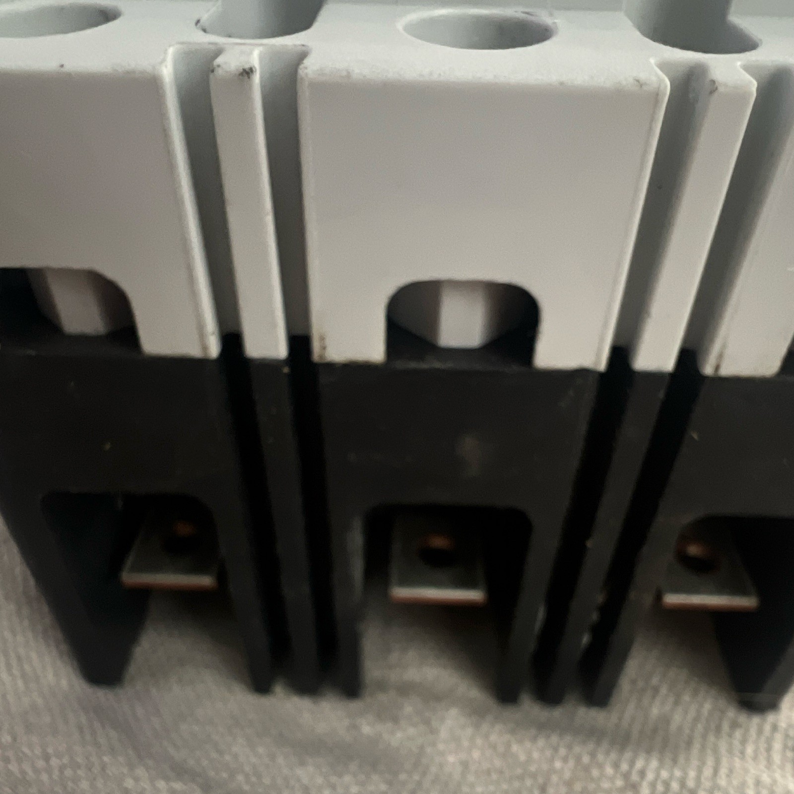 Eaton PDG23G0025TFFL Circuit Breaker 25A 3-Pole 481-500V 40C Trip
