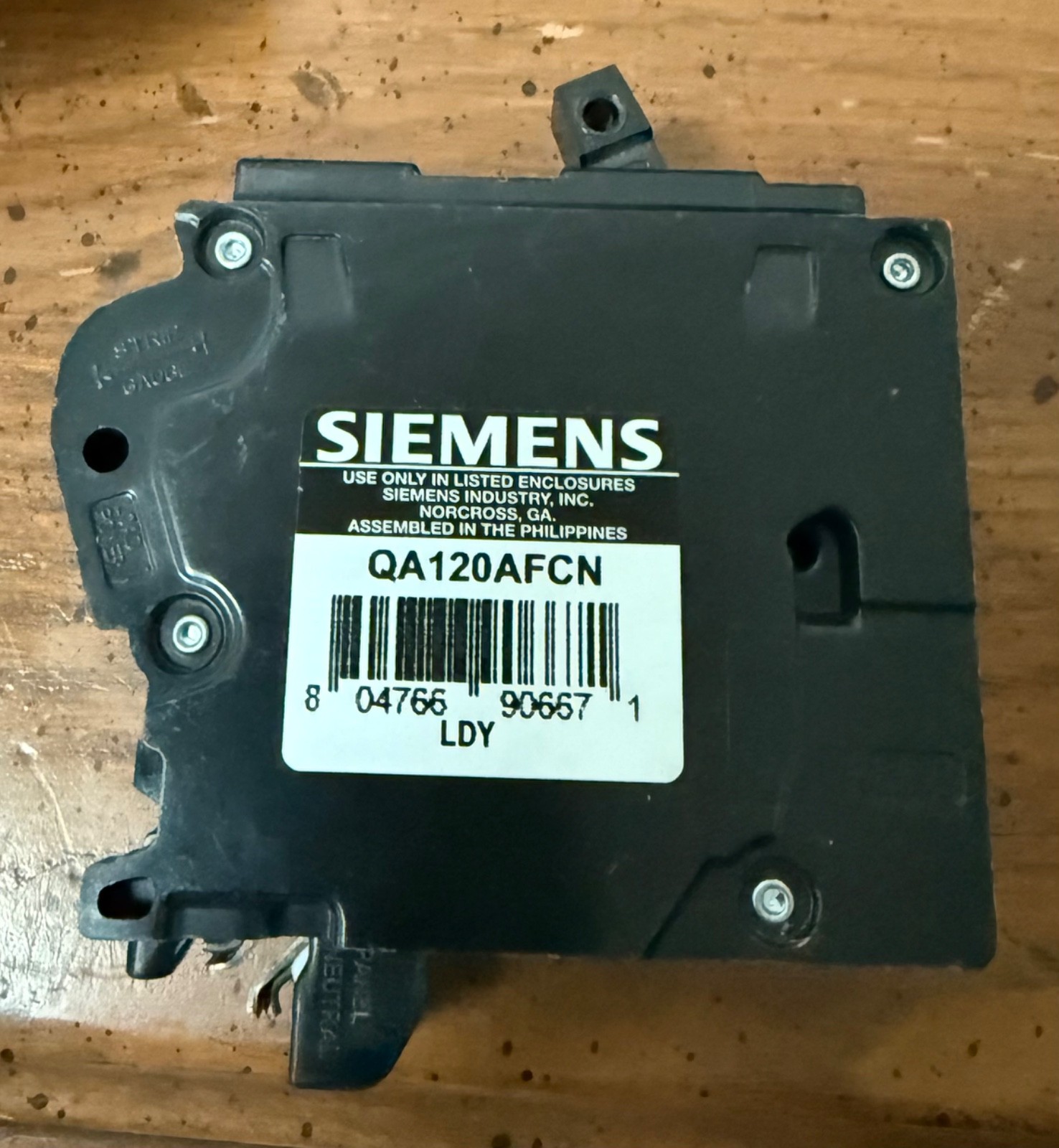 One (1) New Circuit Breaker Siemens QA120AFCN 20 Amp AFCI Plug On Neutral PON