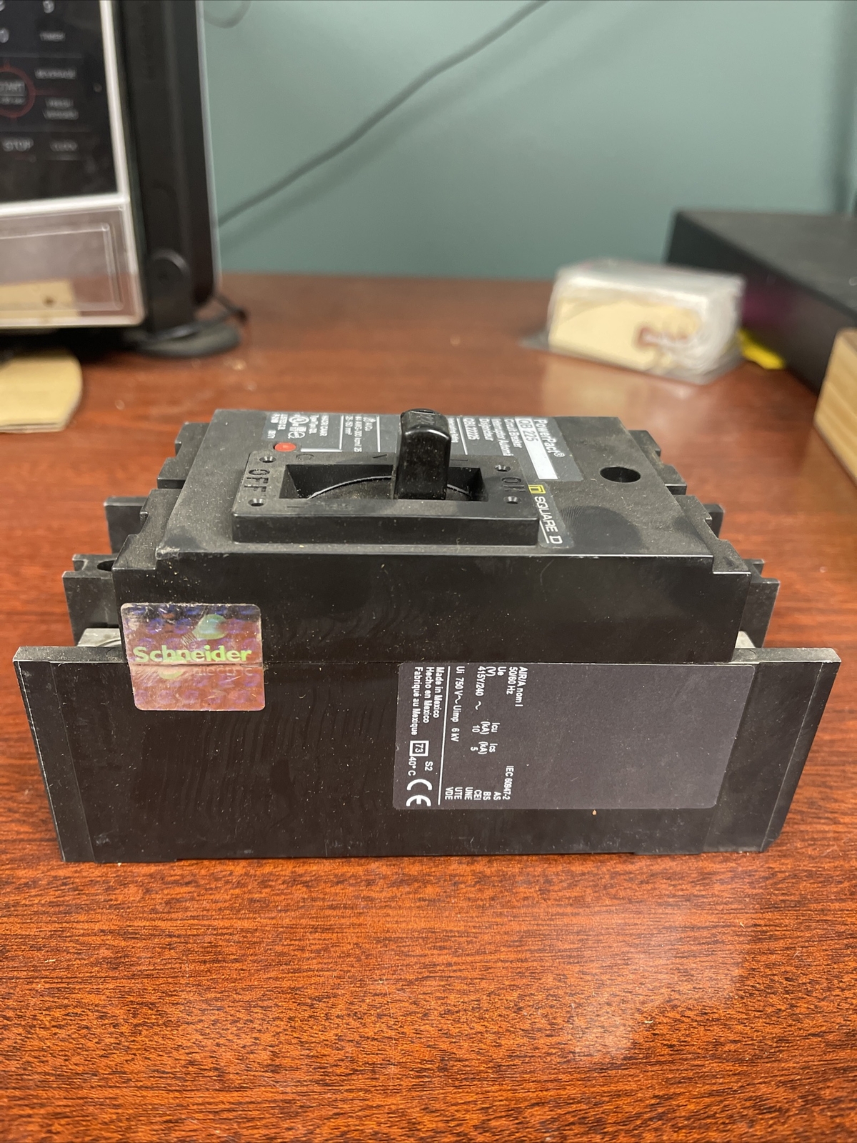 Square D Circuit Breaker 225A 2P 240V | QBL22225 |