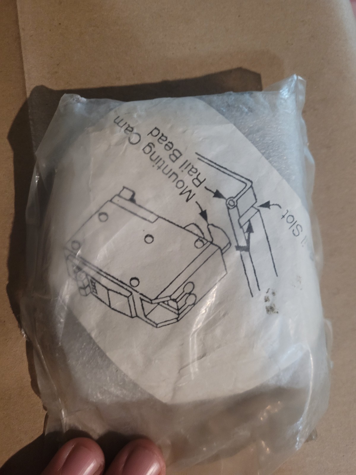 Square D QOT2020 1 Pole Twin 20 amp 120/240v Tandem Breaker QO2020 w/ Hook W#