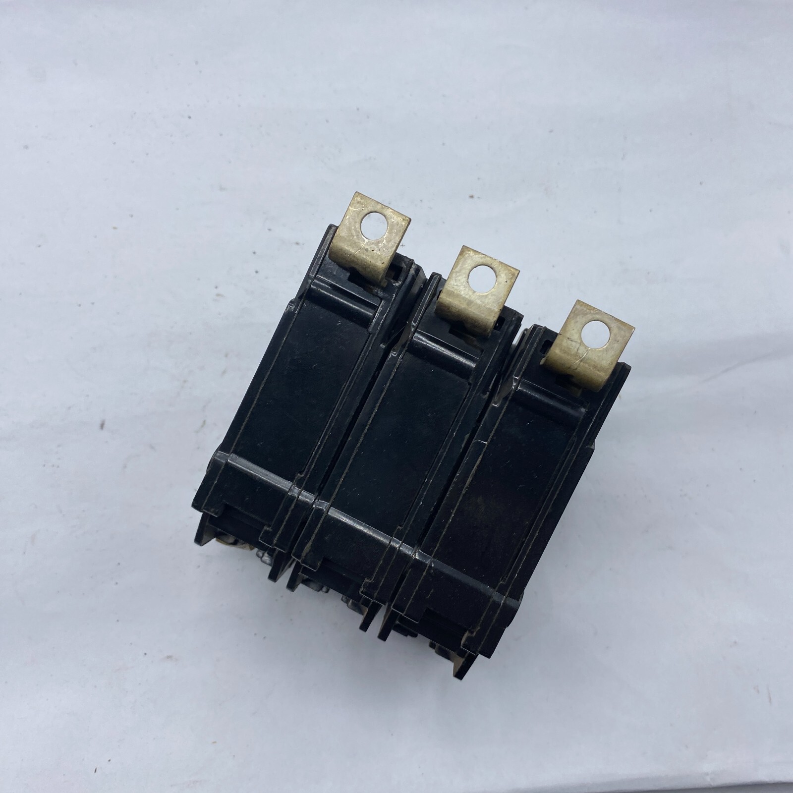 GE GENERAL ELECTRIC CIRCUIT BREAKER 3 P0LE 30 AMP 240V MADE IN USA ✅