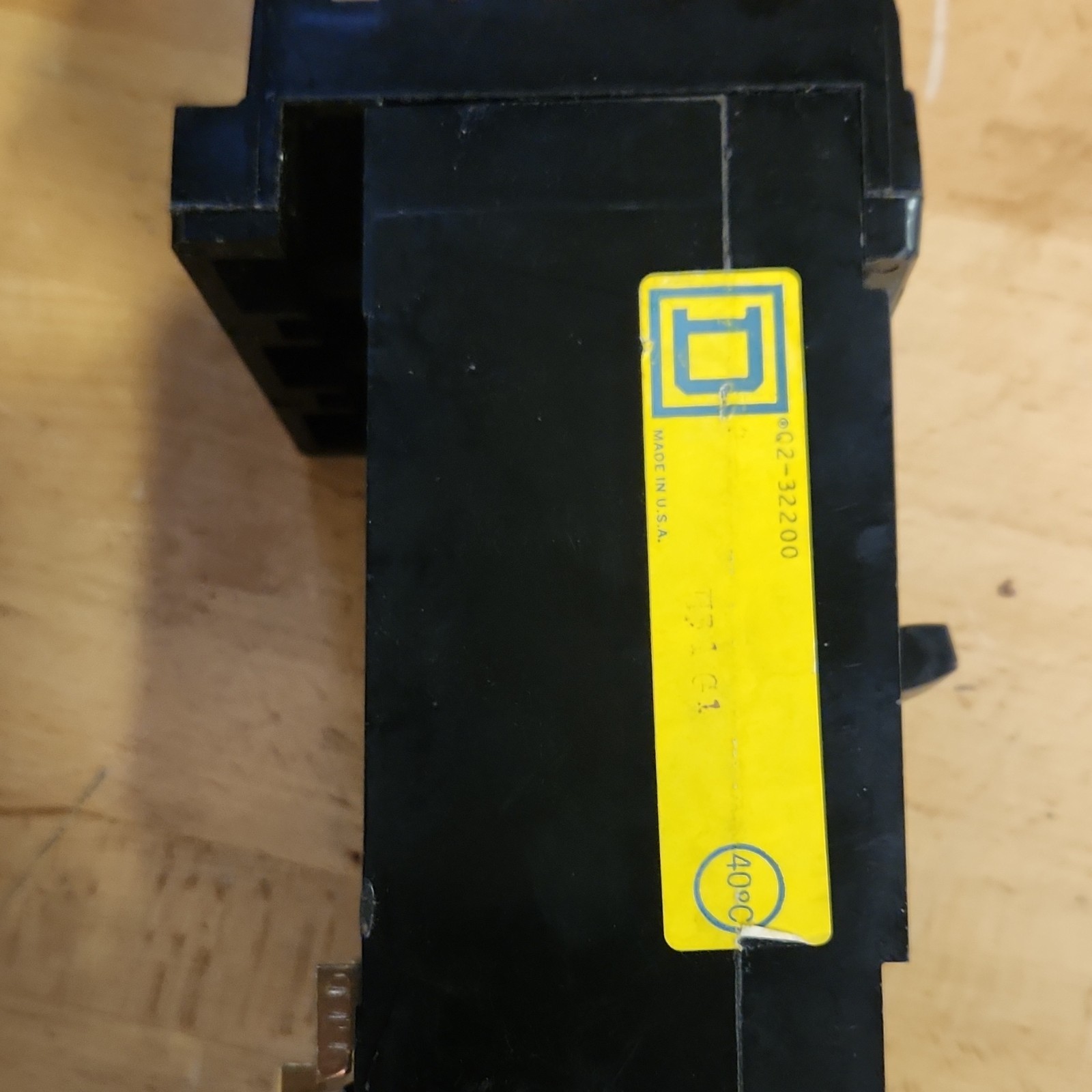 #81 Square D Circuit Breaker Q232200 200A 3-Pole 240V Plug-In/On