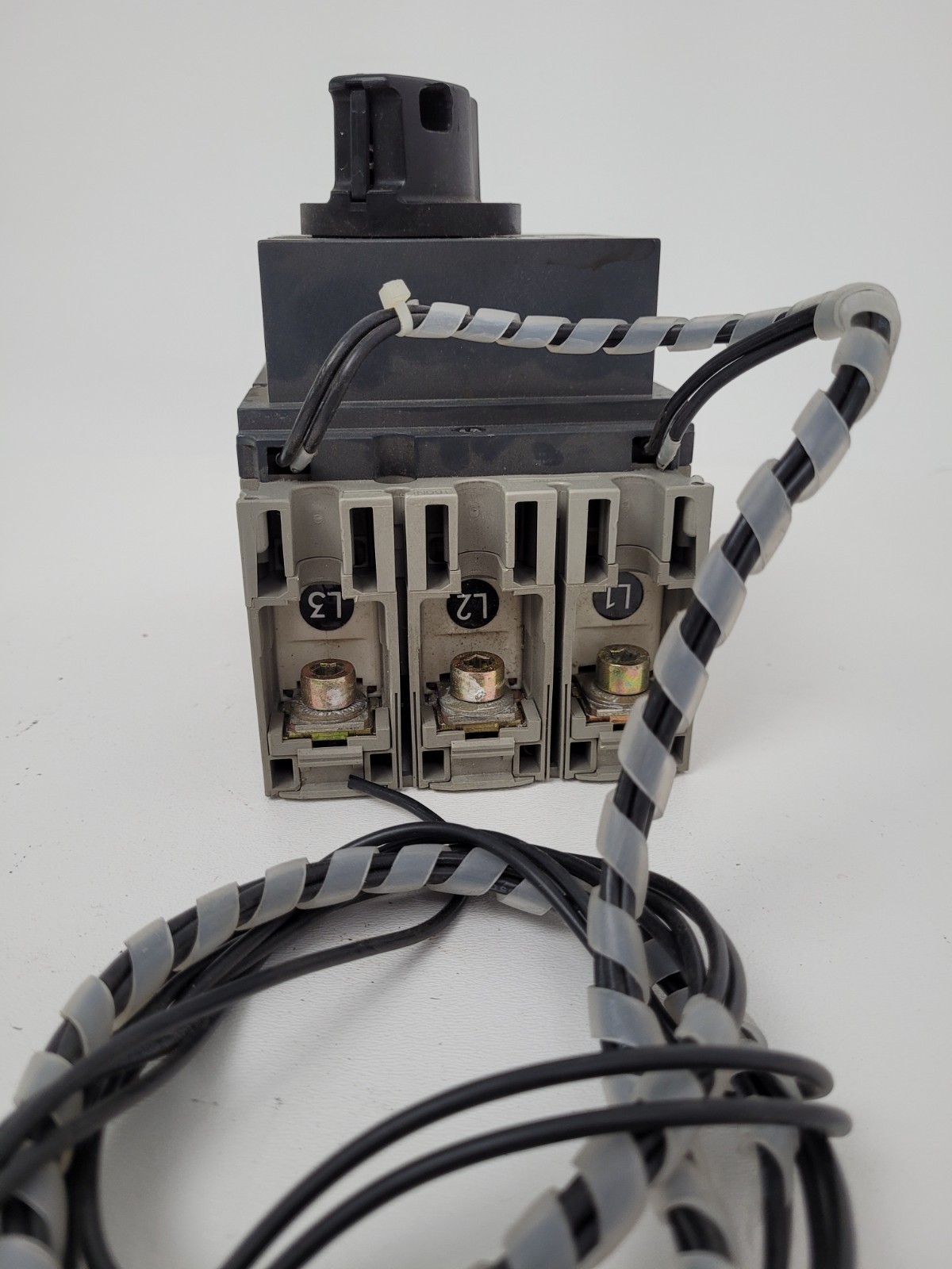 NS160N Merlin Gerin 160 Amp 690 Volt Circuit Breaker w/ Aux. – Next Day Option