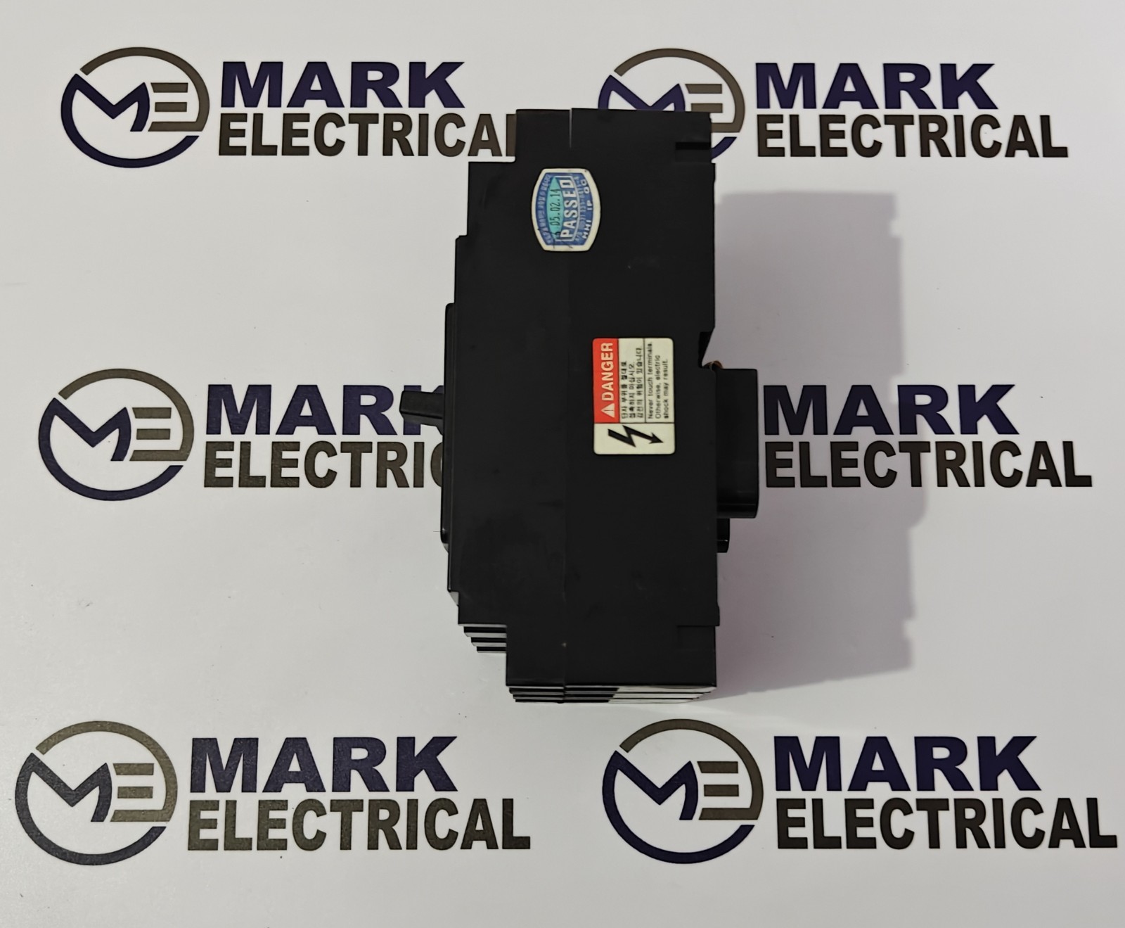 HYUNDAI ELECTRIC HBS63C CIRCUIT BREAKER 15A 440VAC 7.5KA FAST SHIPPING