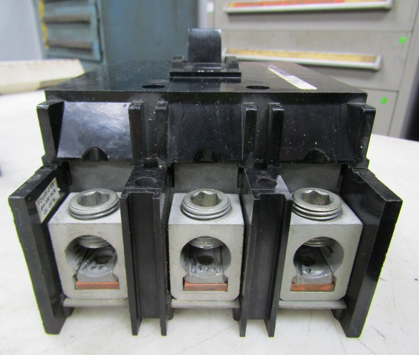 💥SQUARE D 225 AMP CIRCUIT BREAKER 3 POLE 240 VAC Q2L-3225