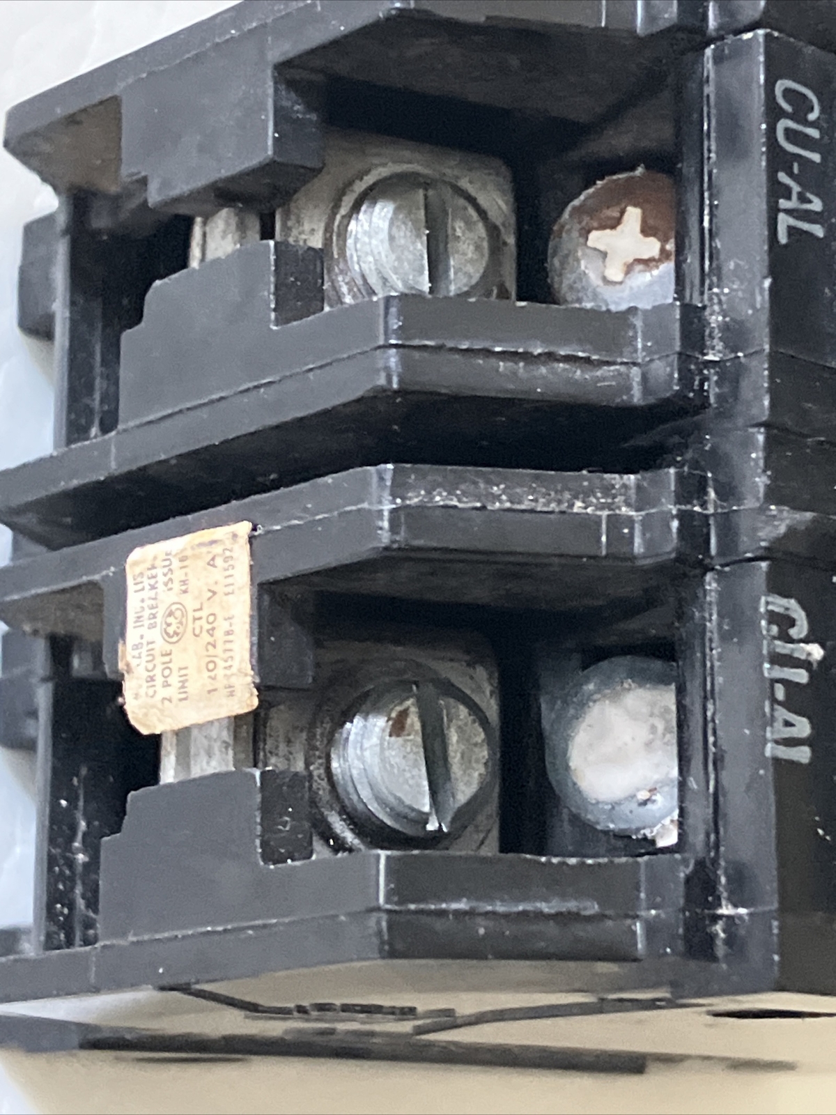General Electric THQL2120 Circuit Breaker, 2P 20A Old Style Thick Series 20A TQL