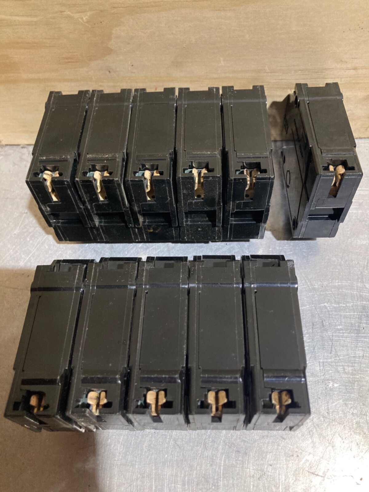 (11-Pack) GE TQL1120 20-Amp 1-Pole TQL-AC Circuit Breaker 20A 1P – Lot of (11)