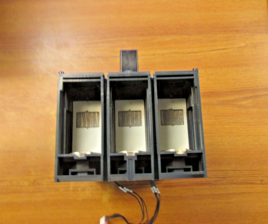 New. Square D PowerPact Circuit Breaker 3P, 600A, Cat# LLF37060D33 .. UE-61