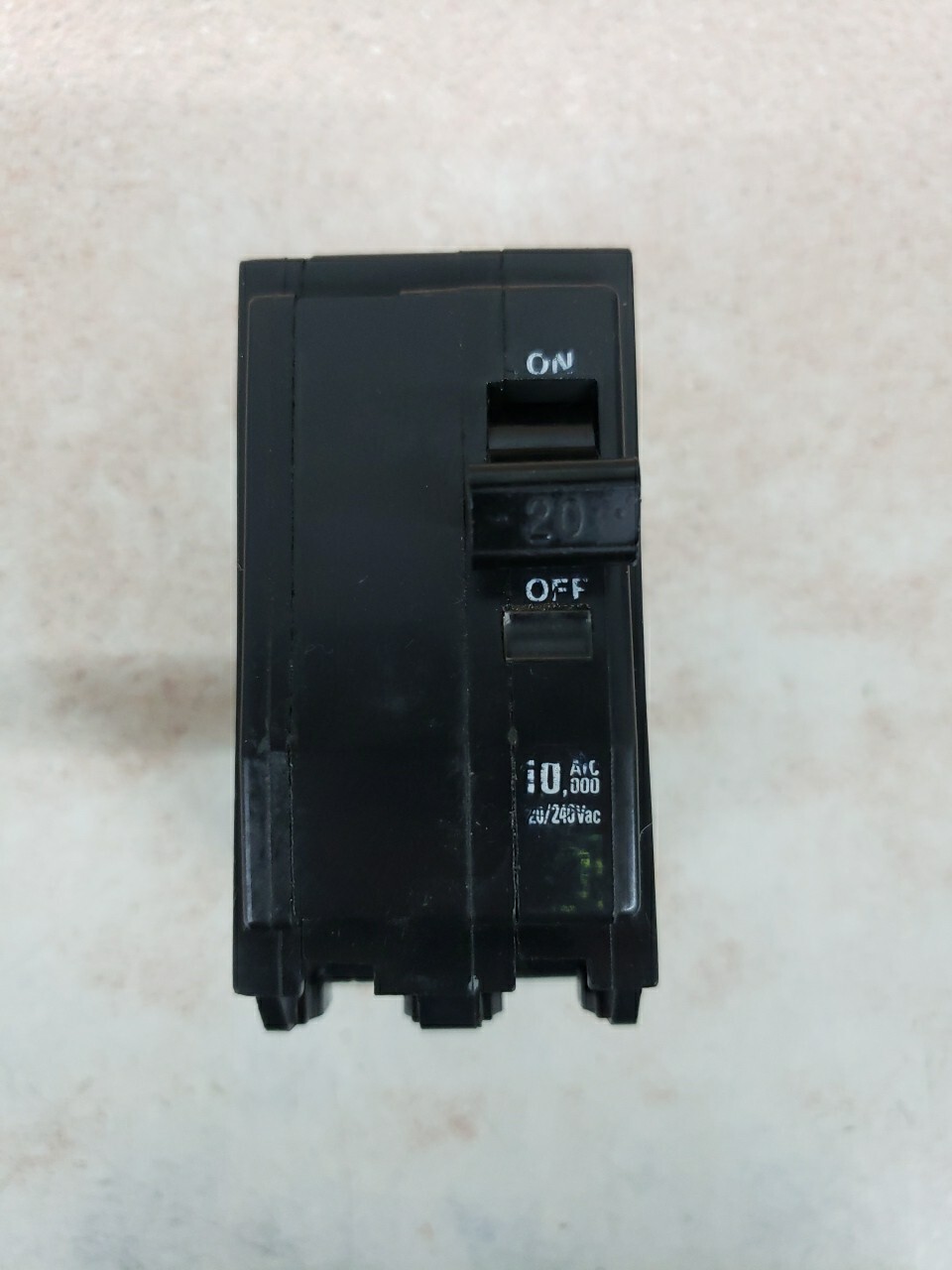 Square D QOB220 120/240 Vac 20Amp Circuit Breaker 10KA B#