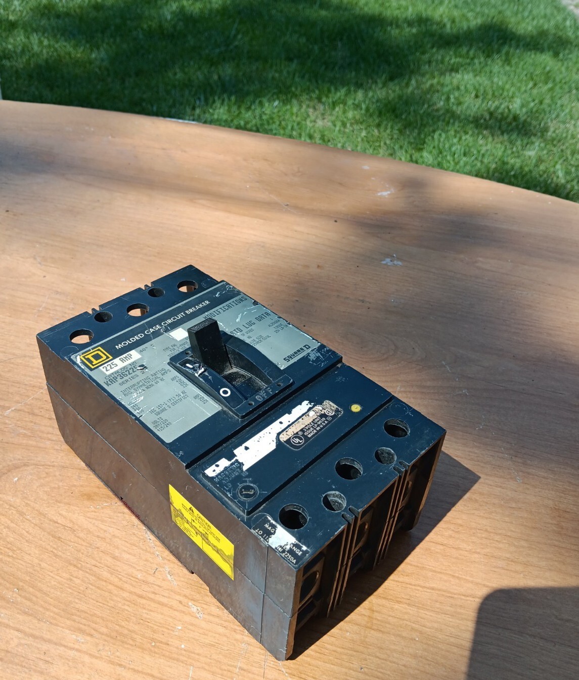 Square D 225 Amp 25kA@480V 22kA@ 600V Max Circuit breaker KAP36225