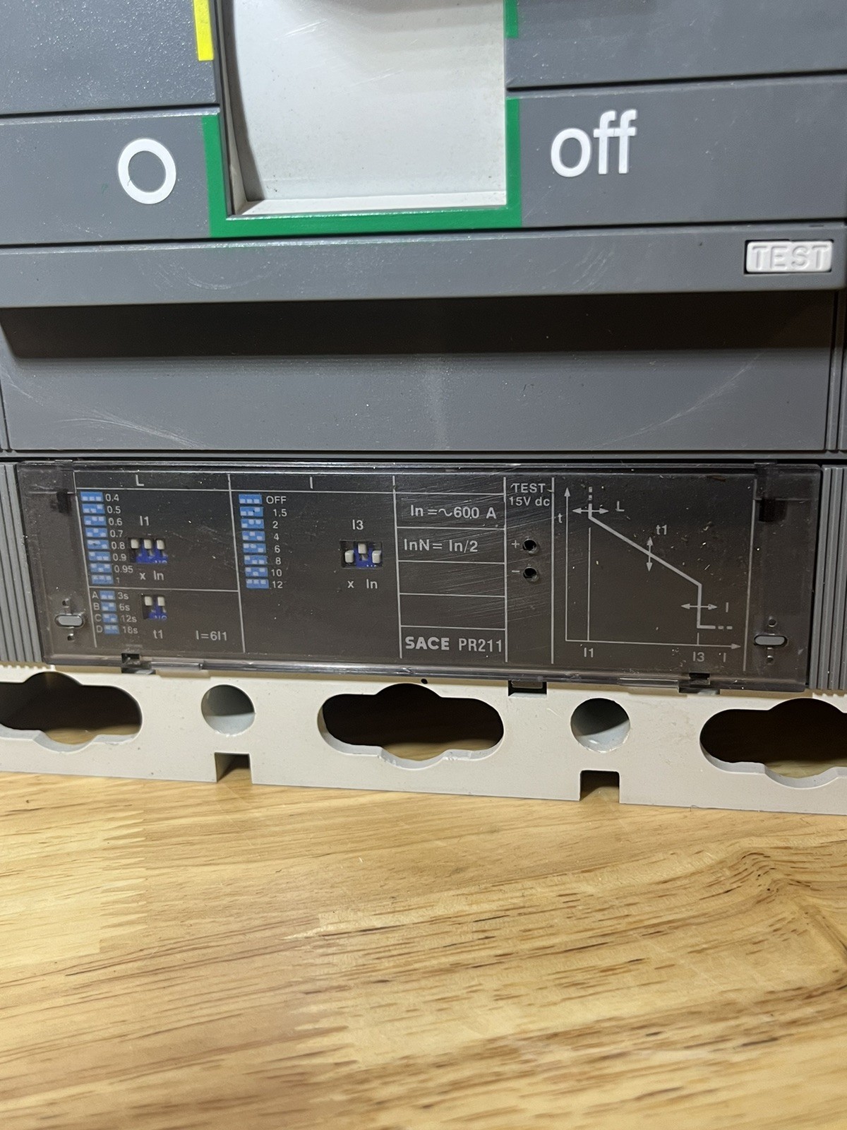 ABB S6N600BW 3 Pole 600A Circuit Breaker Type S6N