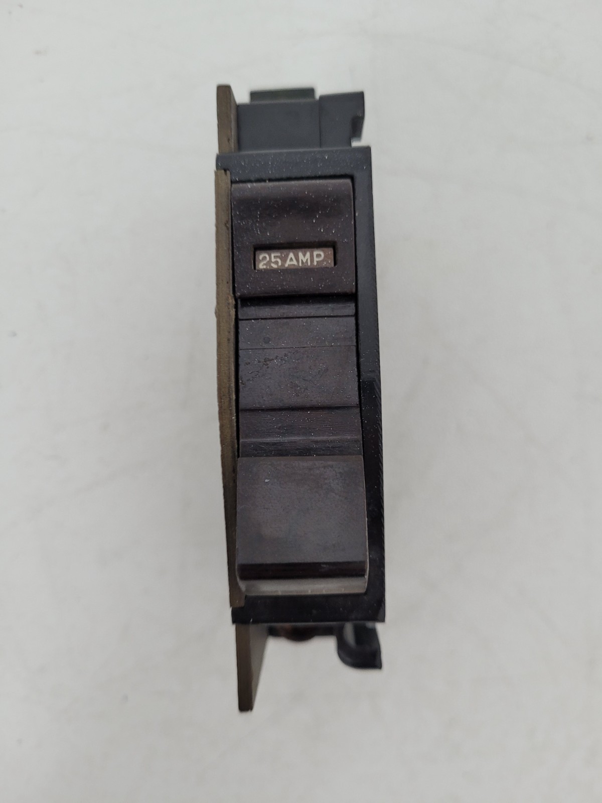 1613 Bull Dog 25 Amp 120 Volts Circuit Breaker – Next Day Option