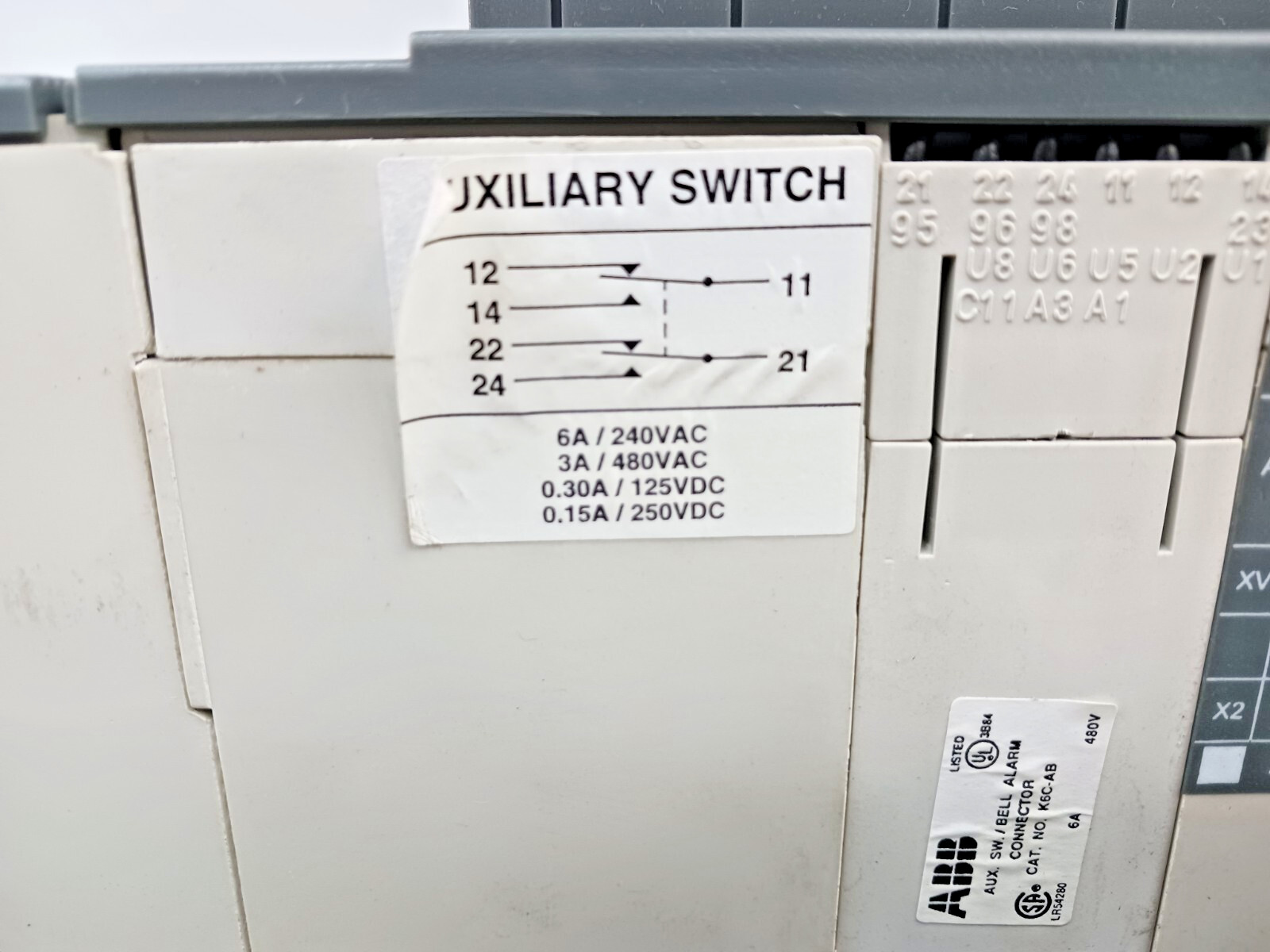 ABB 600 Amp Circuit Breaker W/ Undervoltage & Aux 3 Pole 600 VAC K6TH-2/K6TJ-2