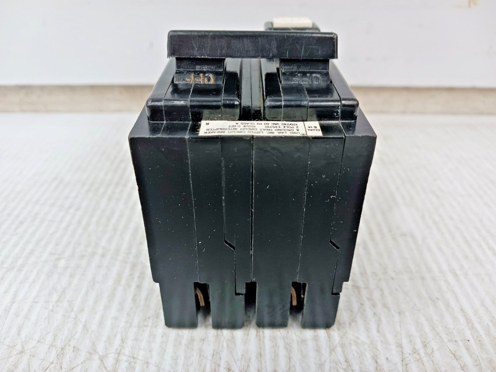 Siemens ITE 30 Amp Plug-In/On GFCI Circuit Breaker 2 Pole 120/240 VAC 10kA QF230