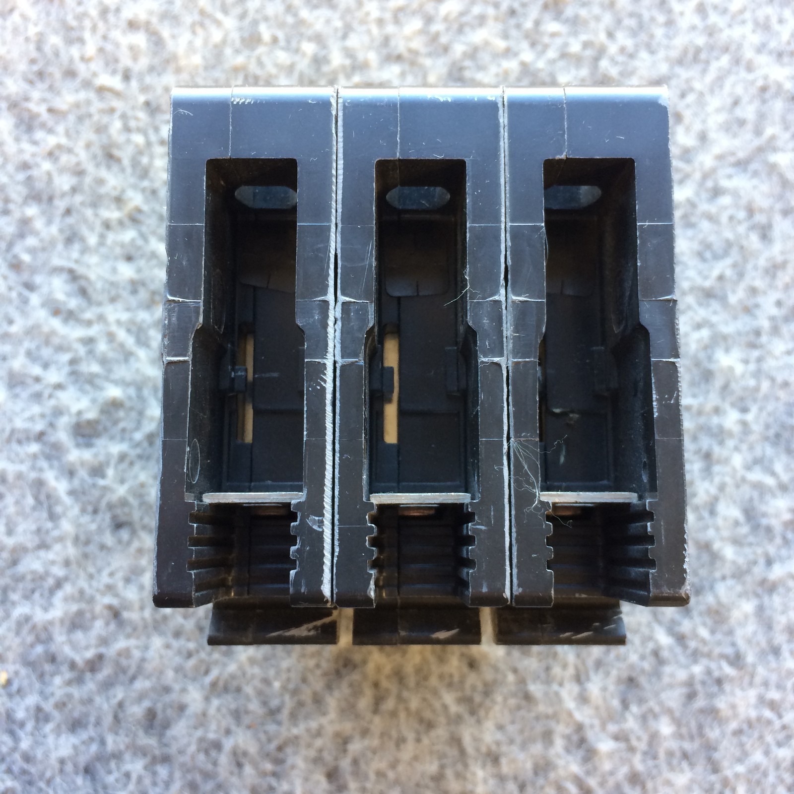 NEW TAKEOUT SQUARE D EJB34020 3-Pole 480 Volt 20 Amp Bolt-On Circuit Breaker