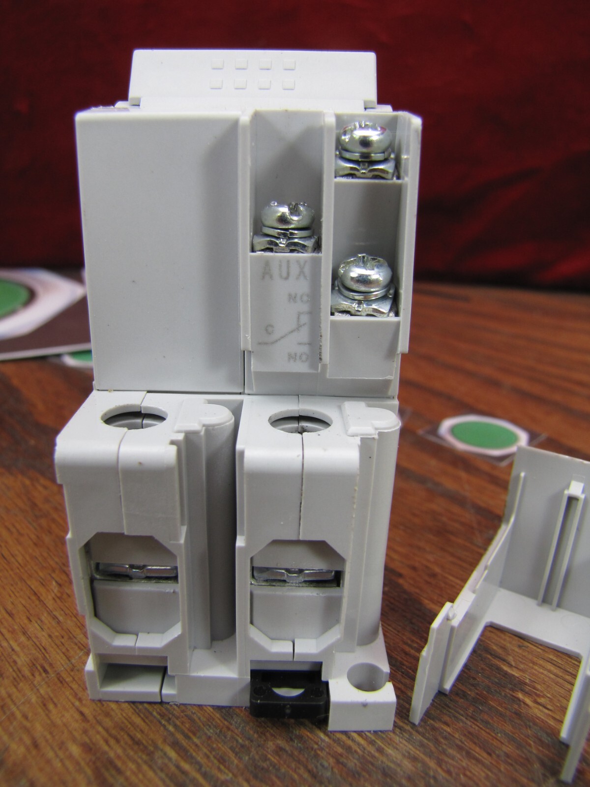 3a Idec Circuit Protector Breaker 2 pole 3 Amp 220vac 125vdc aux AC/DC NC1V-21