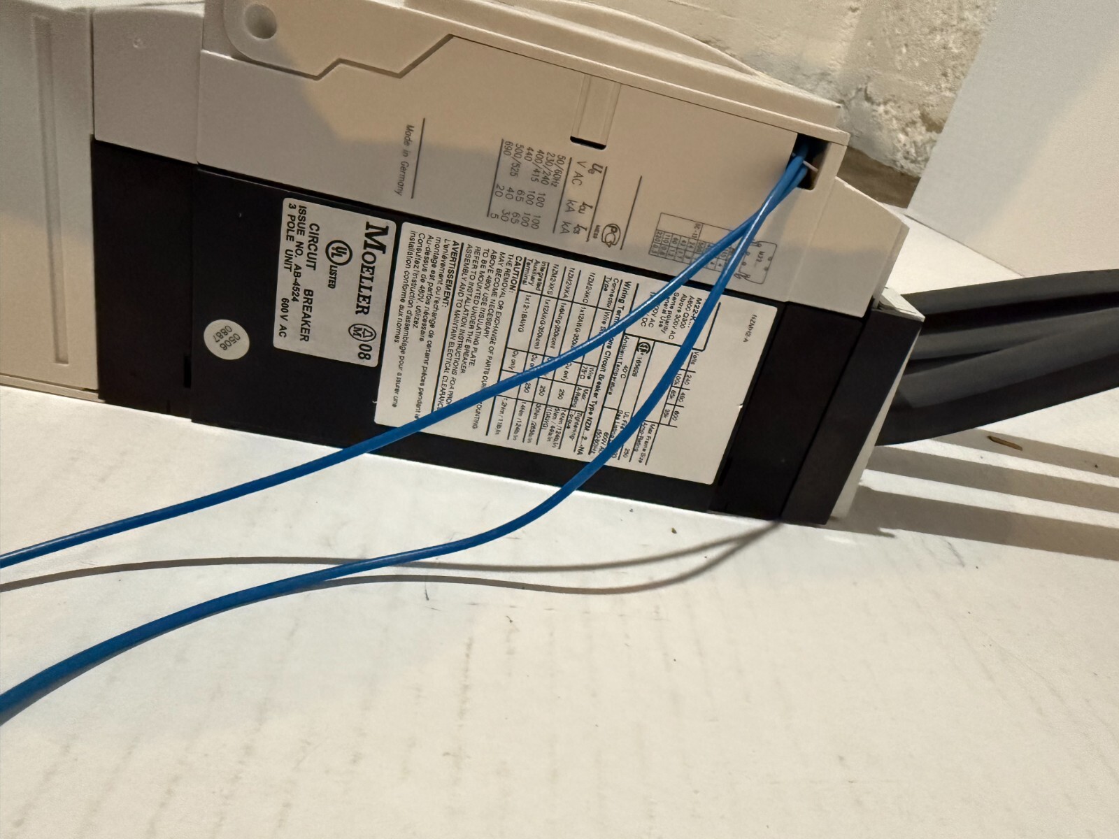 Moeller NZM 2 Circuit Breaker 600v 3 Pole AB-4524